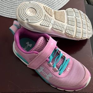 Girls Under Armour Sneakers size 13.5